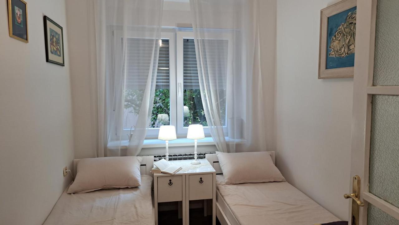 Jaki Apartment